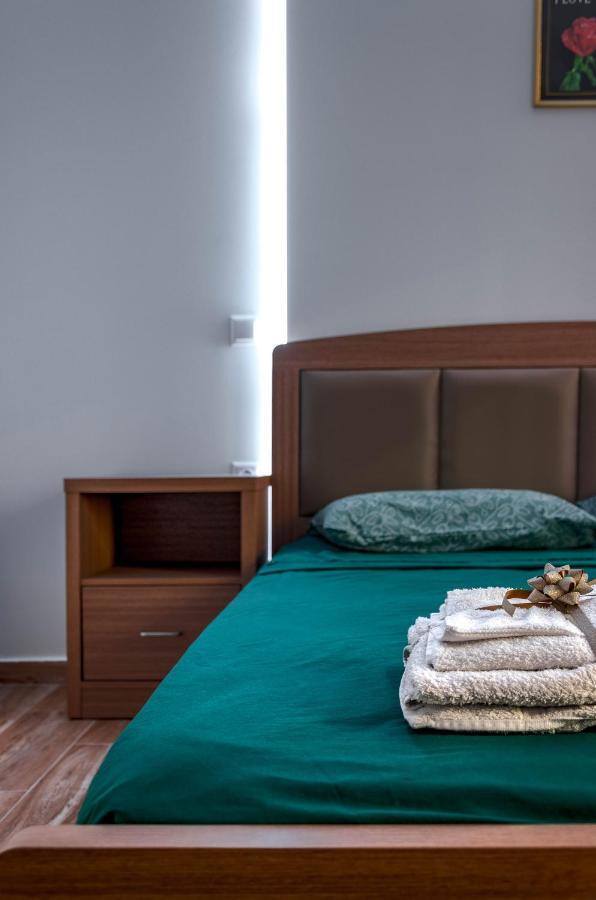 Renovated 2Bd House Close To Pireus Port Exteriör bild